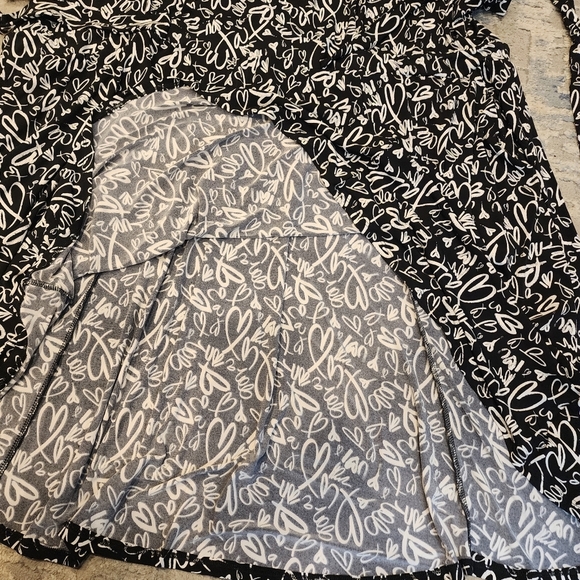 NWT Torrid Hearts Print Mini Studio Knit Surplice Dress Black White 6X Pockets - Picture 12 of 16